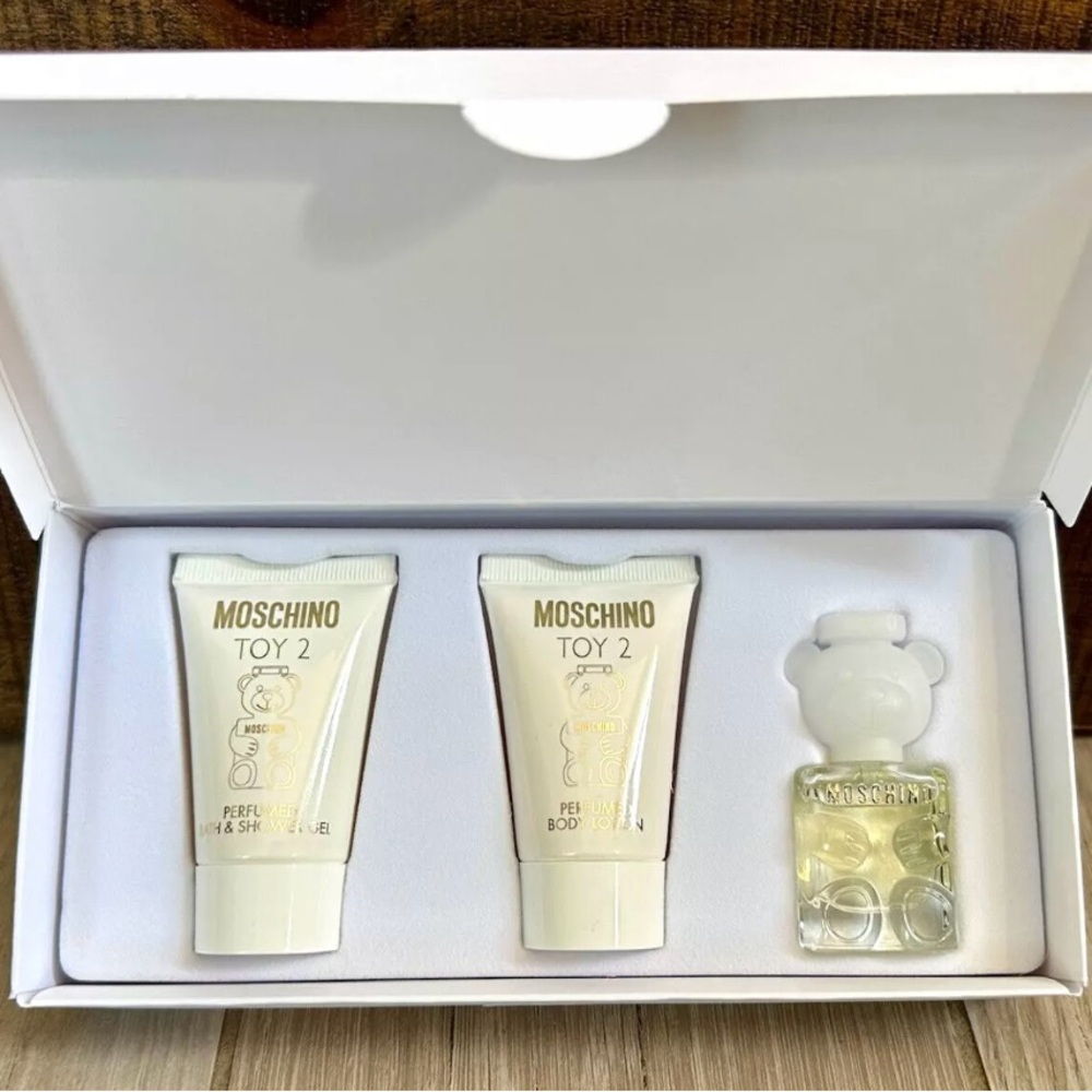 Moschino Toy 2 - 3 PIECE Women's Set: Parfum, Lotion, Shower Gel - NIB